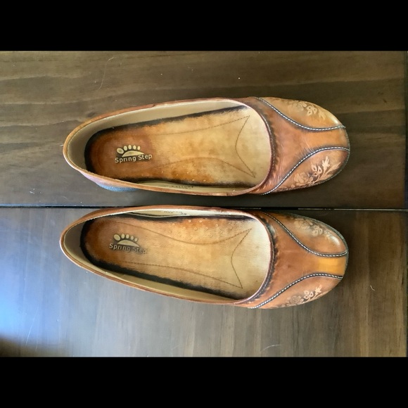 Spring Step Flats Size 38 - Picture 7 of 8